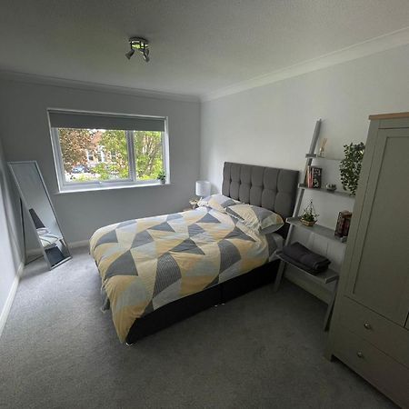 Canal Side Retreat - 2 Bedroom Apartment Heybridge  Rum bild