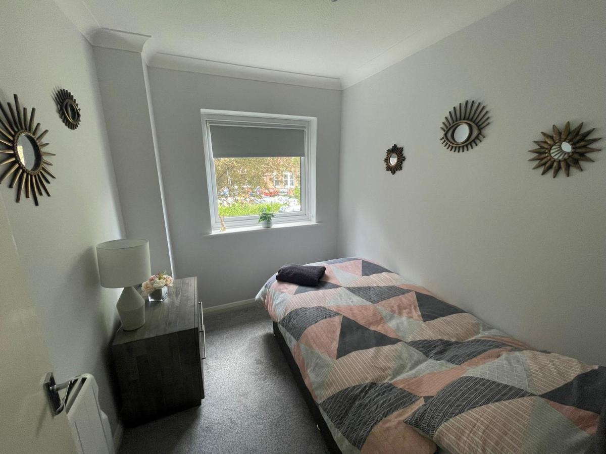 Canal Side Retreat - 2 Bedroom Apartment Heybridge  Exteriör bild