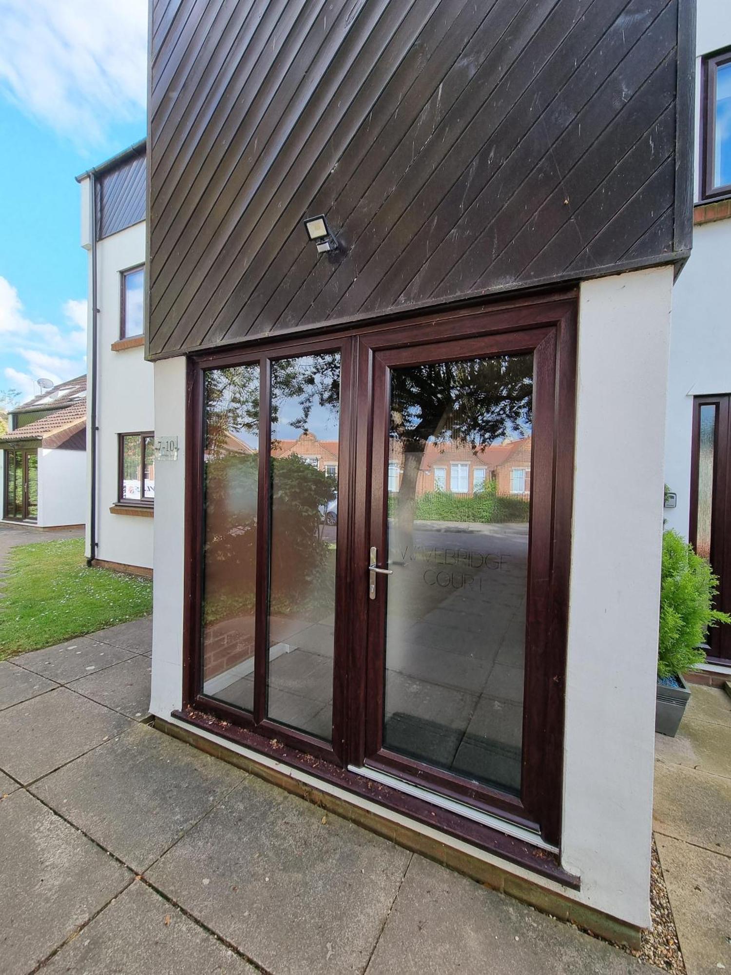 Canal Side Retreat - 2 Bedroom Apartment Heybridge  Rum bild